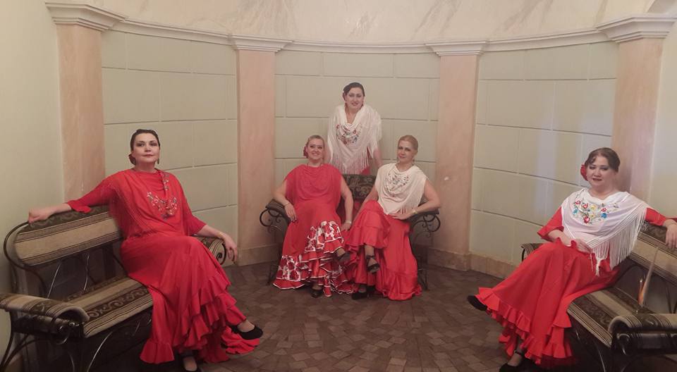 Costa Del Flamenco ждет выхода на сцену